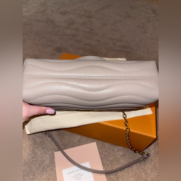 Louis Vuitton New Wave Chain Bag MM - Picture 5 of 6